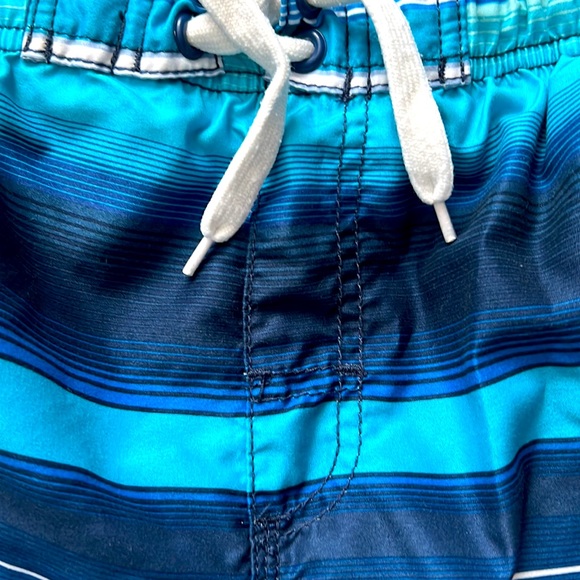 Kanu Surf Boys Bathing Suit - like new - size Large - Picture 2 of 5